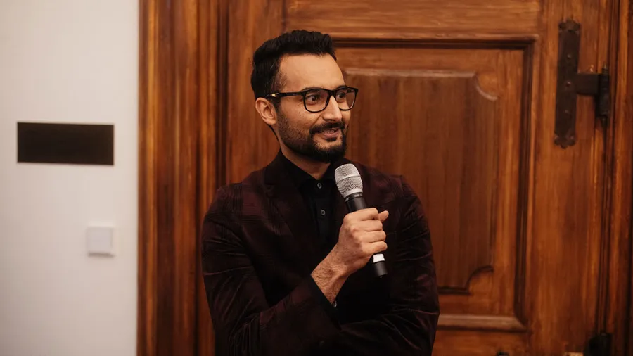 Mustafa Aryan speaking at Democracy on the Front Lines: Polarization, Culture and Resilience in America and the World