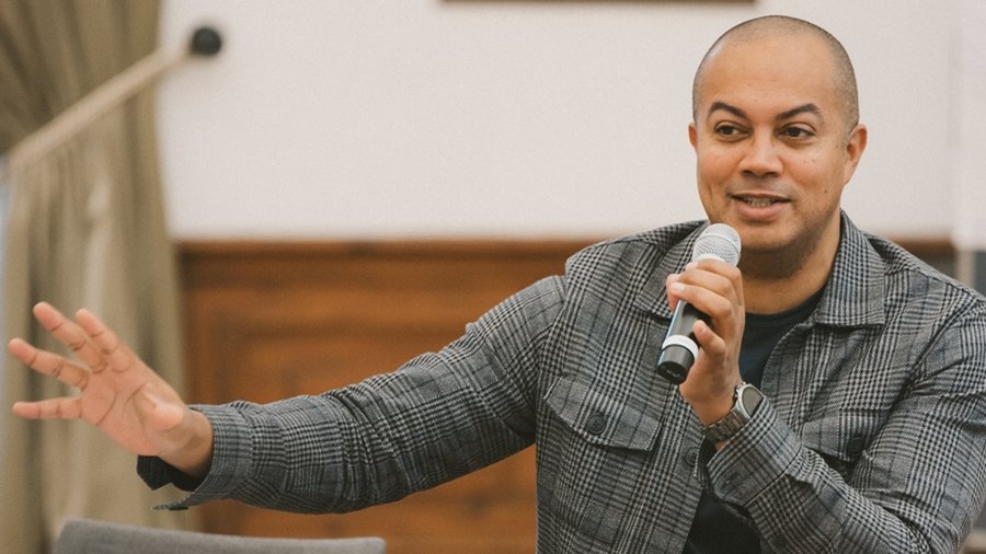 This photo shows Richard Stubbs at a Sciana Network residential meeting in November 2023