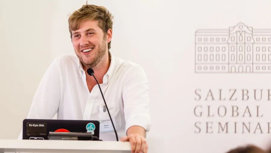 Ryan Broderick during his talk at the 2018 Salzburg Academy on Media and Global Change 