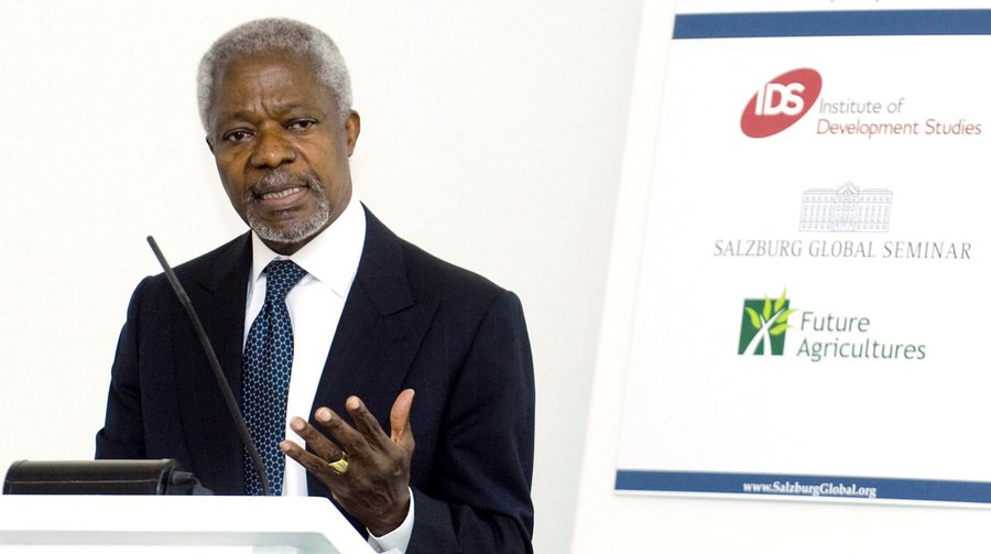 Kofi Annan speaking at Salzburg Global Seminar in May 2008