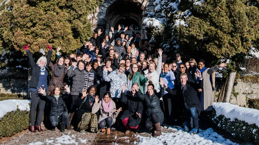 Participants of Healthy Children, Healthy Weight outside Schloss Leopoldskron