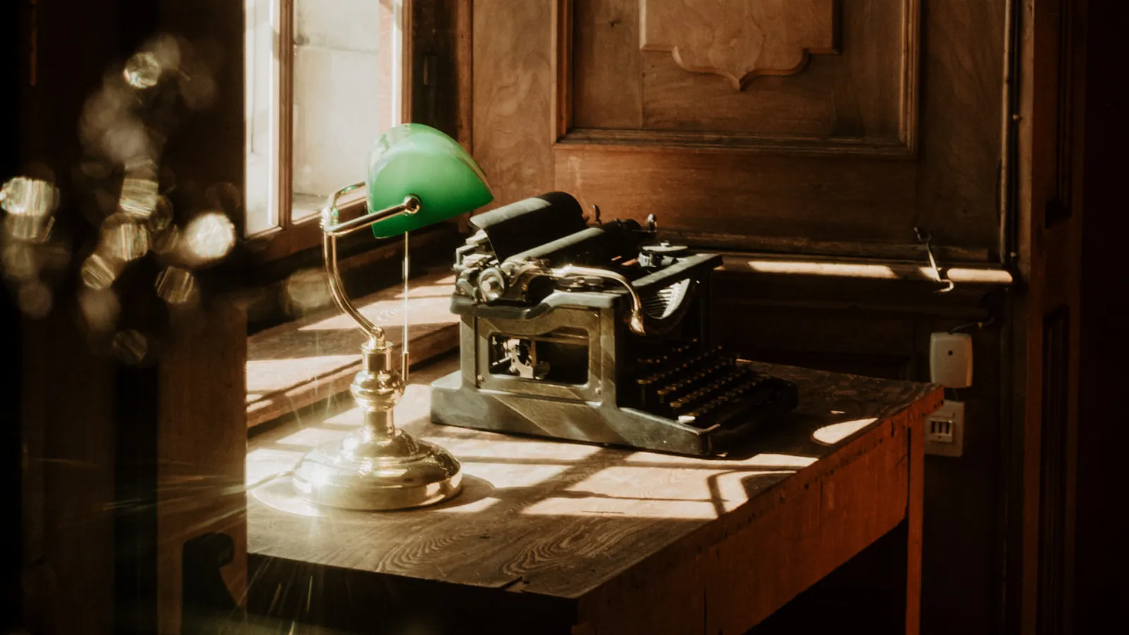 Photo of an ancient typewriter at the Schloss