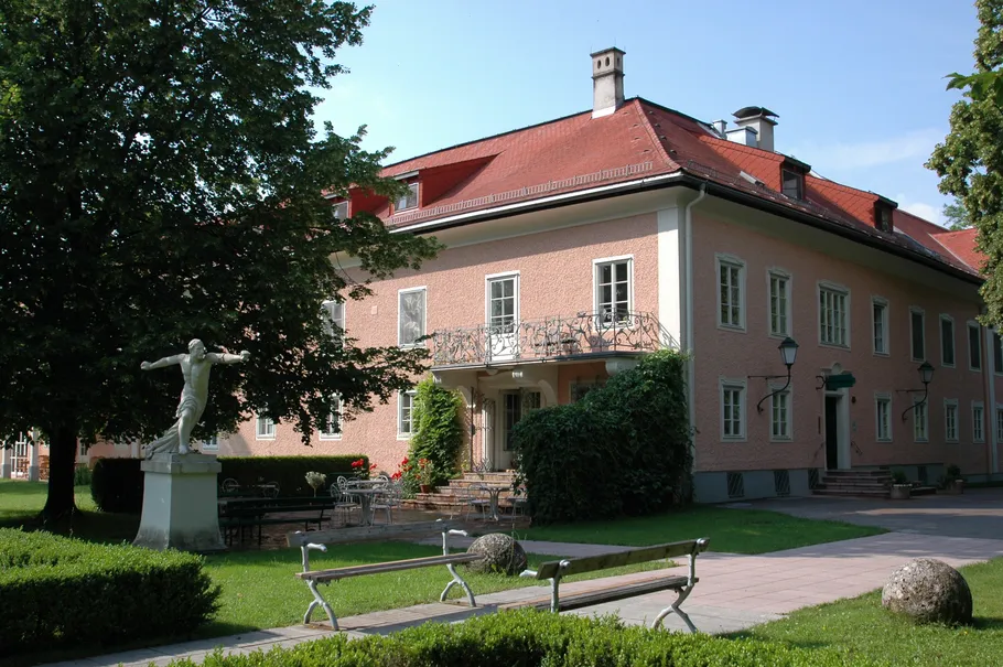 Image 1 of year 2001