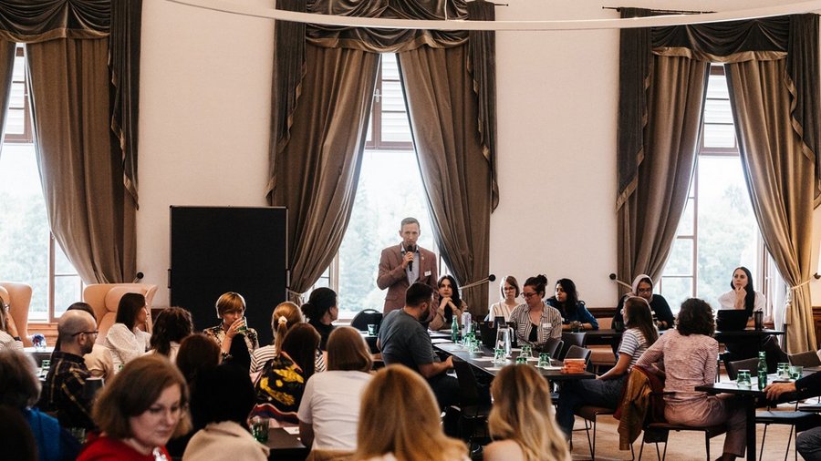 Benjamin Glahn speaking at the Salzburg Global program "Connecting and Supporting Ukrainian Civil Society in Time of War" in July 2022
