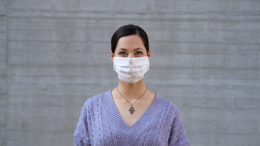 Woman wearing a mask