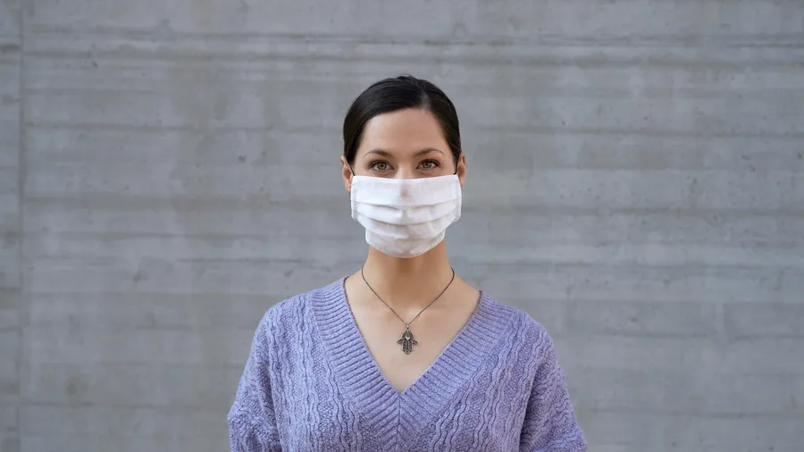 Woman wearing a mask