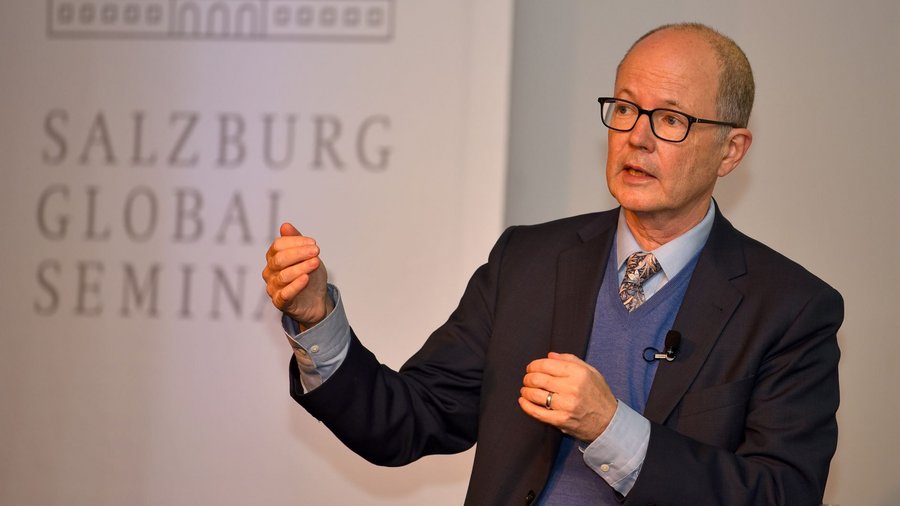 James Thornton takes questions after delivering the Eighth Cutler Lecture on the Rule of Law. Credit: Salzburg Global Seminar/Stephanie Natoli