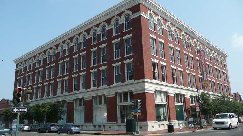 The Contemporary Arts Center, New Orleans (Photo: Flickr/Reading Tom)