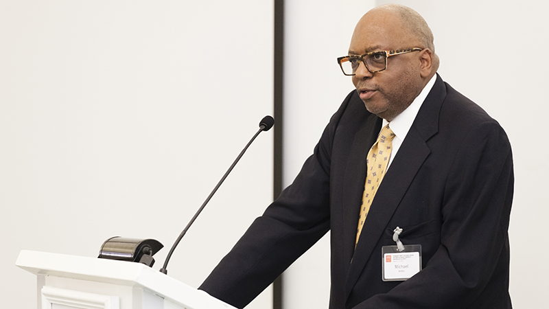 Session Chair Michael Nettles opens Session 558