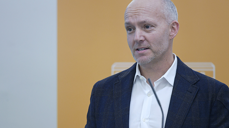 Microsoft's Mark Sparvell presents at Salzburg Global Seminar session on multilingualism