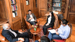 Keshav Jha (center) in conversation at Salzburg Global Seminar